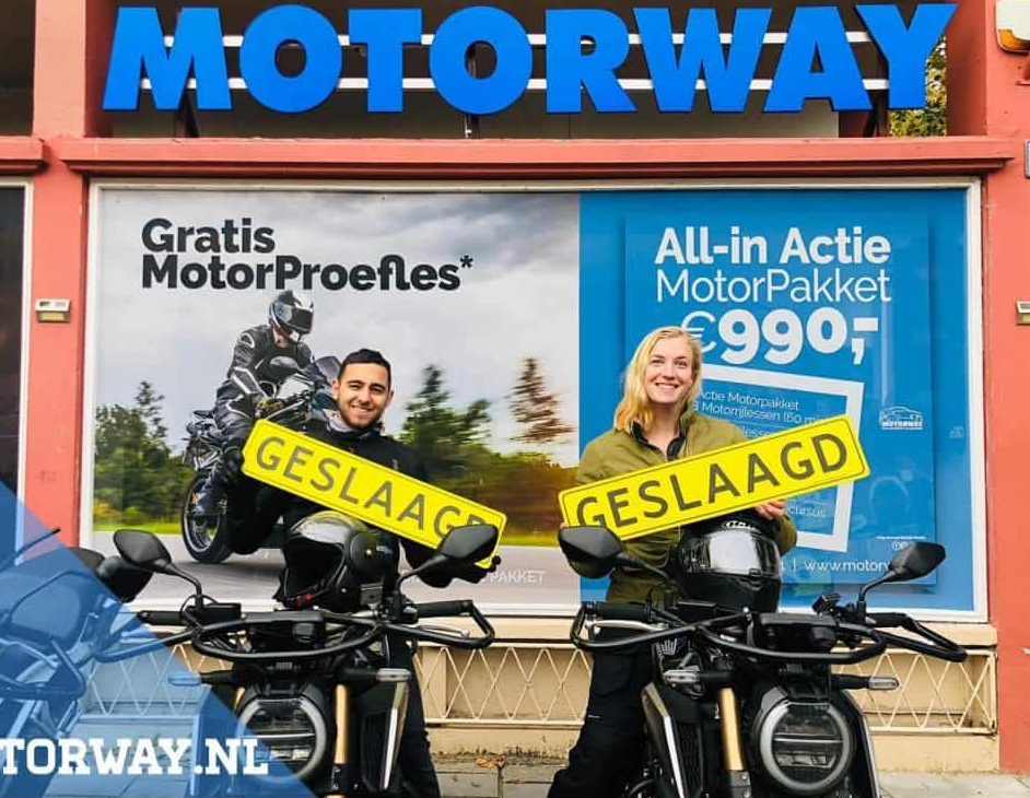 Het Voordeel van een Eigen Oefenterrein bij Motorrijlessen